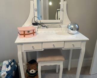 Girls vanity with stool