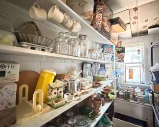 Kitchenware Pantry