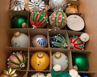 Vintage Christmas Ornaments & Accessories
