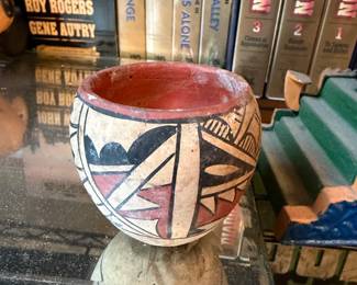 Native American Pottery< Pueblo