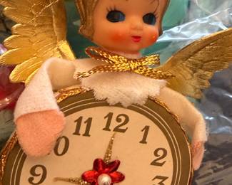 Vintage Christmas Ornaments & Accessories