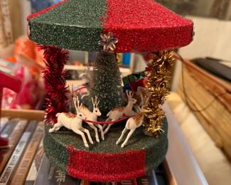Kitchy Christmas Carousel