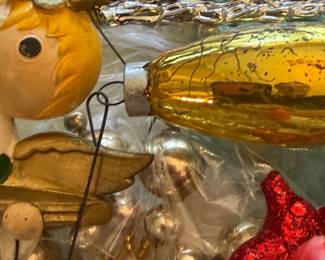 Vintage Christmas Ornaments & Accessories