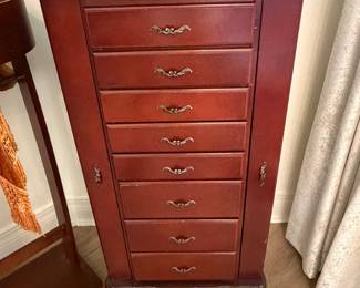 Quality Furnishings/Décor & More