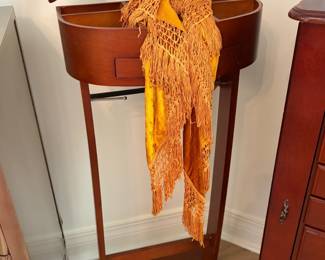 Quality Furnishings/Décor & More