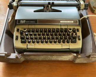 Vintage Smith-Corona Electra 220 Electric Typewriter