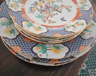 Liling Fine China Imperial Garden Plates with Floral Scalloped Rim Set
