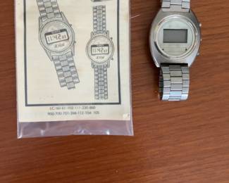 Vintage Eros Quartz Digital Watch with Stainless Steel Expansion Band