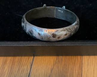 Vintage Engraved Floral Silver Bangle Bracelet