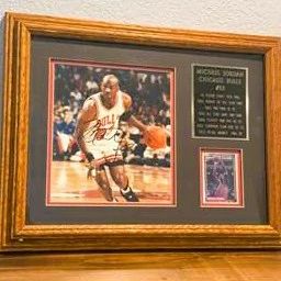 Authenticated Michael Jordan Signed Framed Photo Display with Topps Stadium Club Card – Chicago Bulls