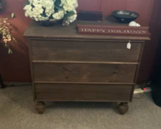 Primitive Farmhouse Pine Hutch with Cabinet Doors