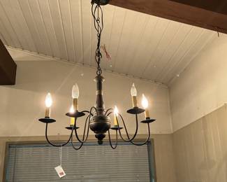 Irvin's Country Tinware 5-Arm Country Inn Wood Chandelier