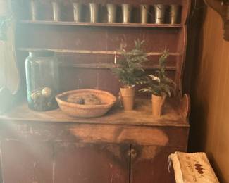 Primitive Pine Hutch