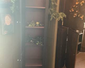 Round Drop-Leaf Dining Table with Chairs
