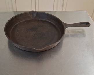 CasaWare Cast Iron Skillet