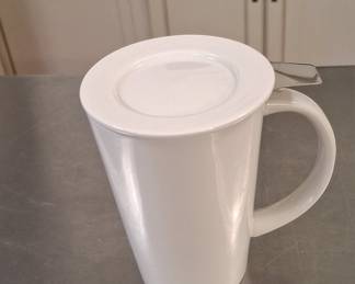 White Ceramic Mug with Stainless Steel Infuser and Lid