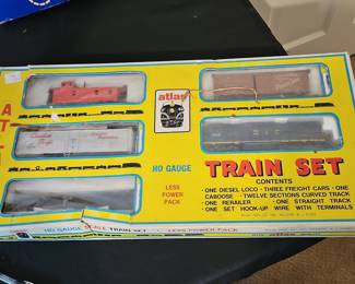 Atlas HO Gauge Train Set