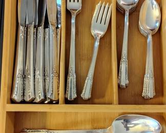 Wm. Rogers Mfg. Co. Silverplate Flatware Set