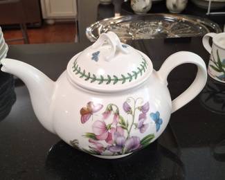 Portmeirion Botanic Garden Teapot - Sweet Pea Motif