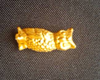 Gold Tone Owl Brooch