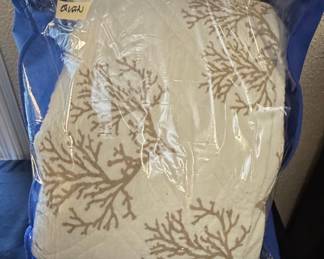 Levtex Home Galapagos Coral Quilt Set