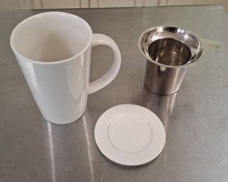 White Ceramic Mug with Stainless Steel Infuser and Lid