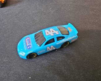 Hot Wheels Richard Petty #44 Dodge Intrepid Diecast Car