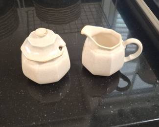 Mikasa Avante Ivory FE 900 Sugar Bowl with Lid and Creamer Set
