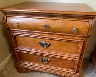 Lexington Furniture Victorian Sampler Collection Nightstand