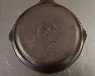 Meilen Ltd. Cast Iron Skillet