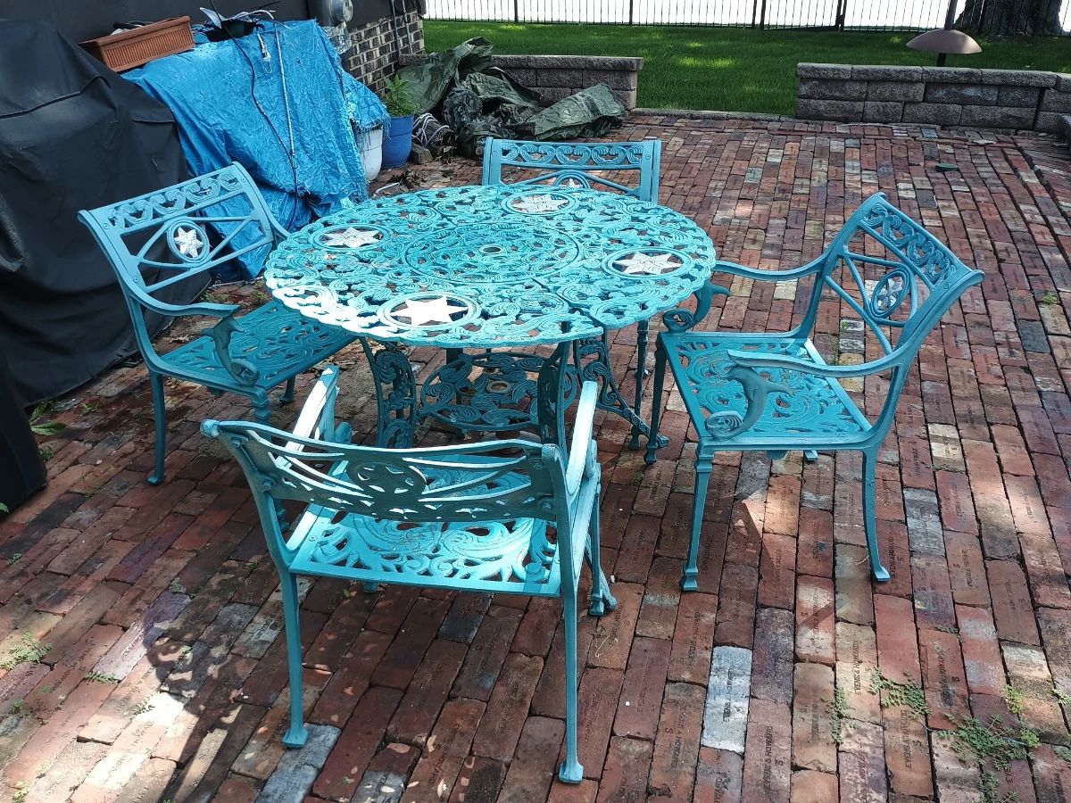 Adorable Cast Iro Patio set