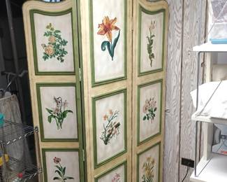 Floral screen heavy. bring help