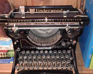 Vintage Underwood Typewriter