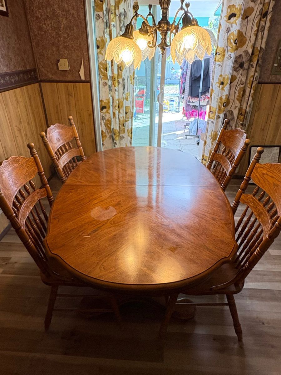 Vintage Oak Dining Table and 6 Chairs Set