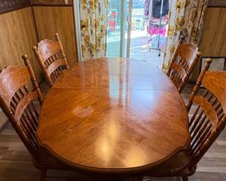Vintage Oak Dining Table and 6 Chairs Set