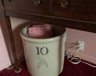 Red Wing 10 Gallon Birch Leaf Crock