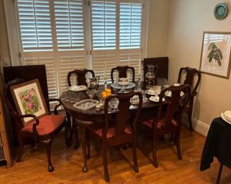 Formal dining table with two inserts and 6 chairs 