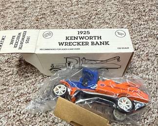 1993 Ertl 1925 Kenworth Wrecker Bank