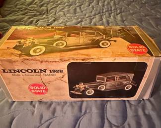 Lincoln 1928 Model L Convertible Radio Replica