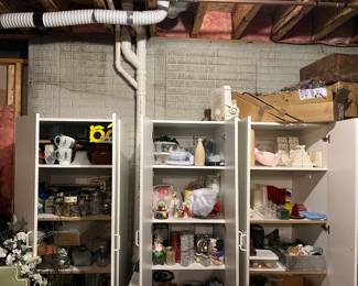 candles, corbels, vases, mugs, decorative items, silk flowers, candles, glasses, art supplies, cushions, art, baskets