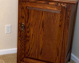 Blanket chest/Hamper chest