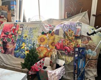 Garden flags, Large flags, small flags, holiday flags, Seasonal flags