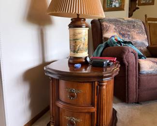 Two sides tables with matching coffee table