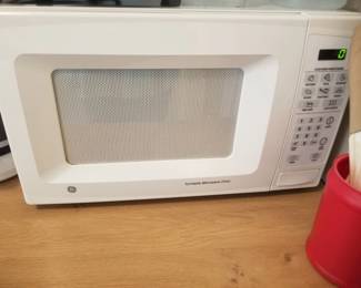 GE microwave oven