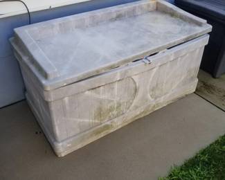 Deck box