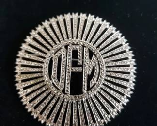 173 Rank 173 Lot 501 Sterling silver and marcasite brooch
