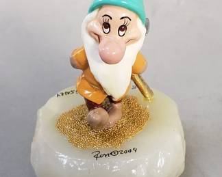 169 Rank 169 Lot 446 Ron Lee signed Disney sculpture on an onyx base