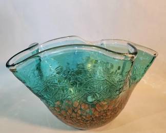 112 Rank 112 Lot 452h Murano style glass ruffle top large bowl