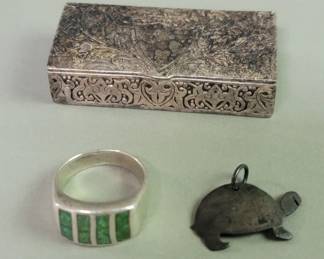 125 Rank 125 Lot 389 Silver pill box, Silver and turquoise ring,