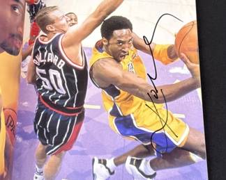 024 Rank 024 Lot 413h Kobe Bryant signed Lakers yearbook magazine